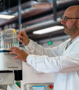 PETSHKA rejoint RECYCLocal pour faire du tri textile un levier de recyclage